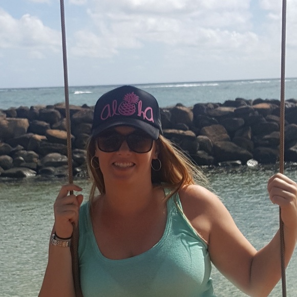 Meet your Posher, April - Picture 1 of 1